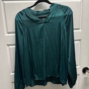 Gorgeous green v-neck blouse